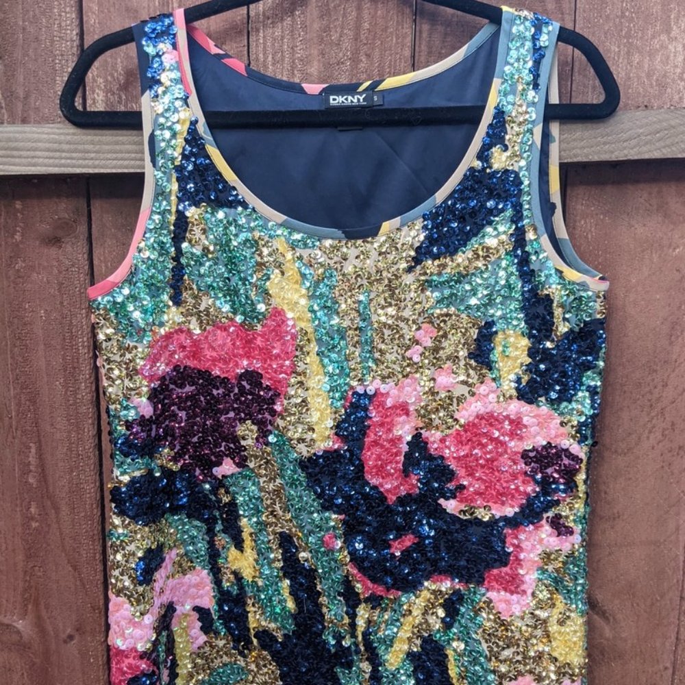 DKNY floral sequin top S/M - stunner!